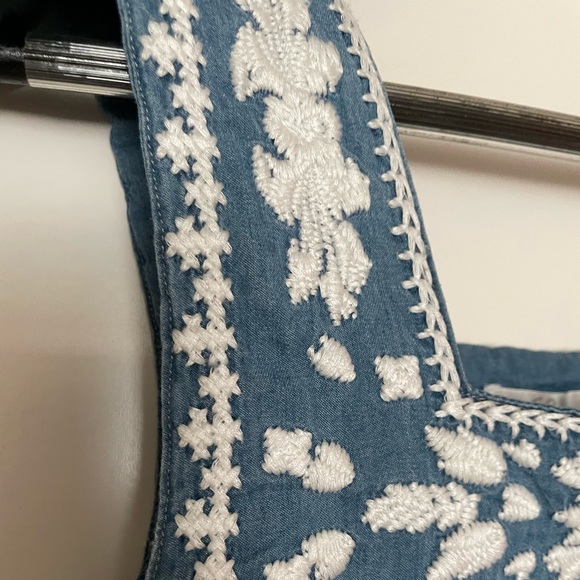 EUC Lovers + Friends top. Denim and embroidered size Small (US) - Picture 5 of 7